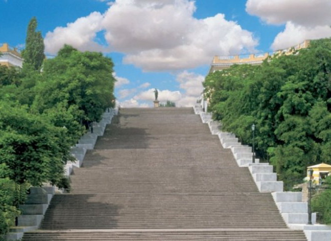 Потьомкінські сходи в різні часи називалися Рішельєвські, Гігантські, Кам’яні, Портові. Фото з сайту odesa.depo.ua